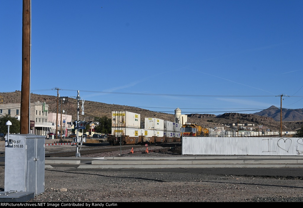 BNSF 3703 East